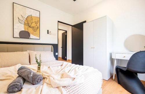 Bandar Tun Razak Villa | Charming OUG Bungalow 6BR Cozy Family Escape plus Baby Cot