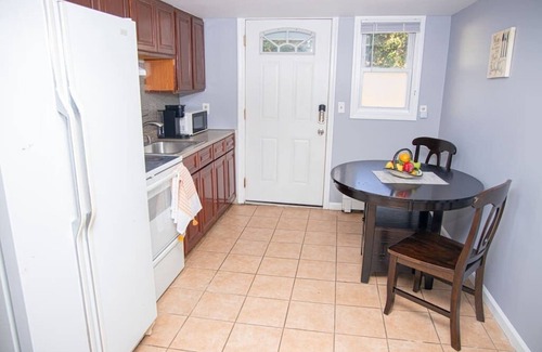 Stamford Apartment | Charming & Peaceful Apartment in Stamford!