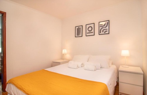 Santa Engracia Apartment | Charming & Peaceful Family Flat