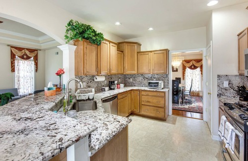Willow Street House | Charming Pennsylvania Retreat w/ Deck & Fireplace!