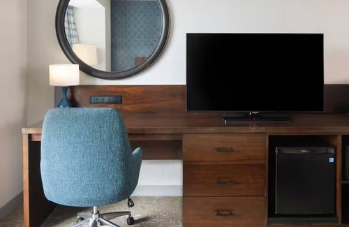 West End House | Charming Pet-Friendly Unit Near Georgetown & Dupont Circle | Rooftop Pool