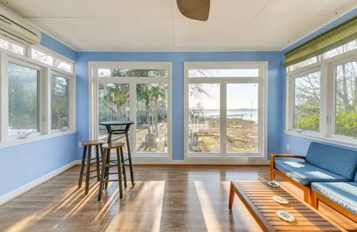 Weems House | Charming Pet Friendly 4-bedroom river view home with grill, in lovely Weems!