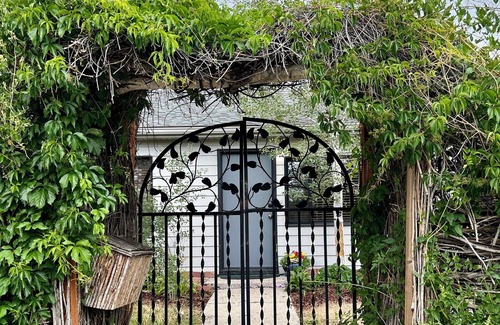 Cody House | Charming, pet friendly home close to area attractions in beautiful Cody!
