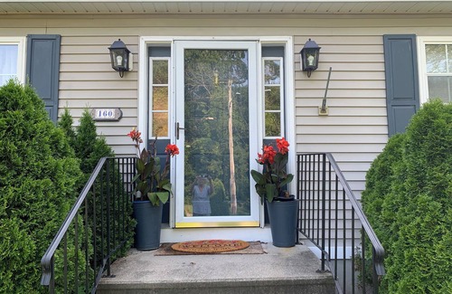 Old Mystic House | Charming pet friendly Mystic Cape Cod house.