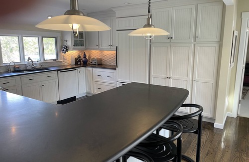 Mashpee House | Charming pond front New Seabury resort area