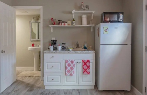 Greater Northdale Apartment | Charming Private Guest House Studio, with pool access