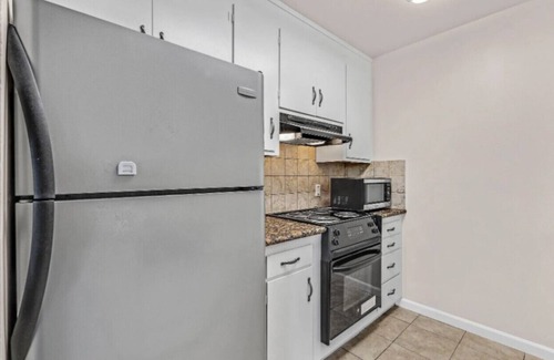 Old San Leandro Apartment | Charming private room in condo