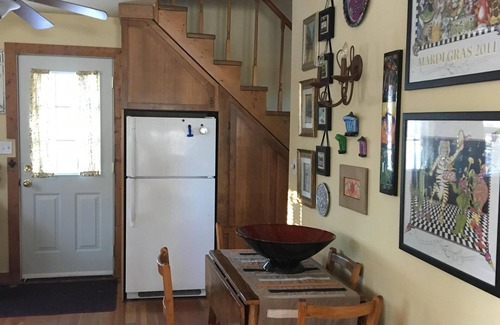Gimli House | Charming Private Year Round Cottage, close to all amenities