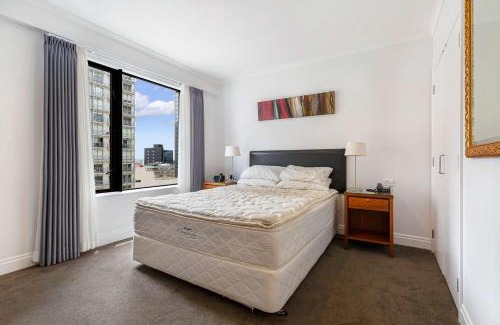 Auckland Central Business District Apartment | Charming Queen Street apartment