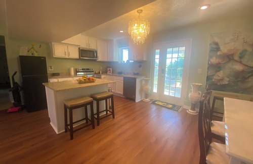 Orem North Apartment | Charming , quiet apartment in Orem/vineyard area. 2 bedrooms, shared bathroom.