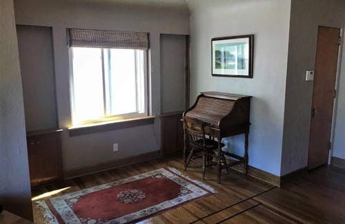Central Colorado Springs House | Charming remodeled golf course area home