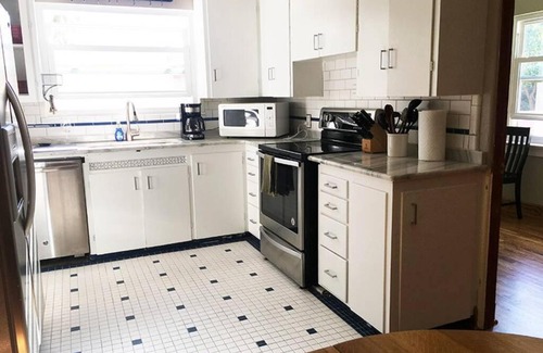 Central Colorado Springs House | Charming remodeled golf course area home