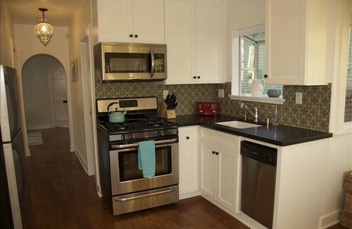 Laguna Beach Cottage | Charming Remodeled Historical Cottage 2 Blocks to Beach & Town