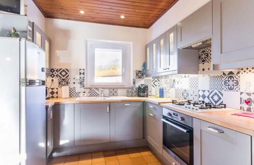 Villeneuve-en-Retz Cottage | Charming Renovated Farmhouse with Large Garden Near Beaches and Pornic