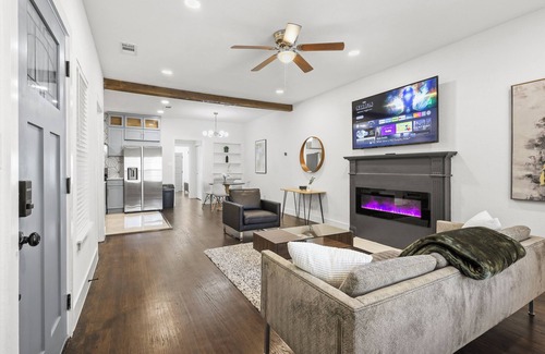 Dallas House | Charming renovated 1bed/1bath duplex in Oaklawn/Uptown Dallas TX