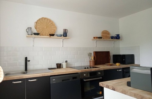 Porspoder House | Charming renovated farmhouse - private heated pool 300m from the beach