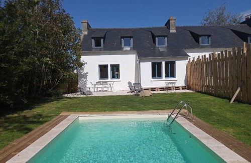 Porspoder House | Charming renovated farmhouse - private heated pool 300m from the beach