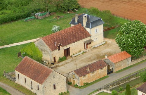 Campagne Cottage | Charming Renovated Farmhouse with Garden & Modern Amenities in Peaceful Hamlet