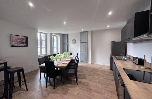 Theneuille Cottage | Charming renovated historic cottage with parking and garden