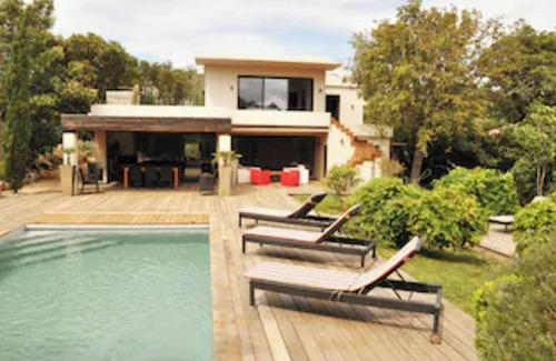 Cala Rossa House | Charming renovated house 2 minutes walk from the beach in a quiet area.