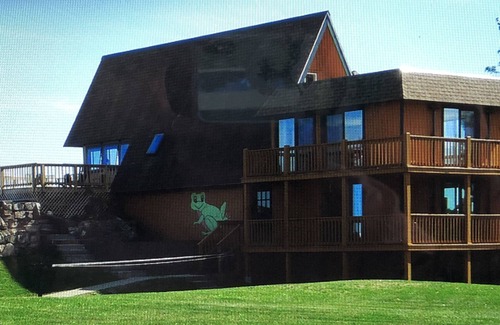Wellesley Island House | Charming residences with space for up to 15 guests