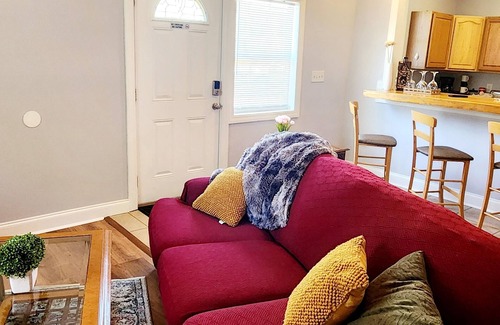 Athens House | Charming Retreat 2 mi to UGA and Downtown