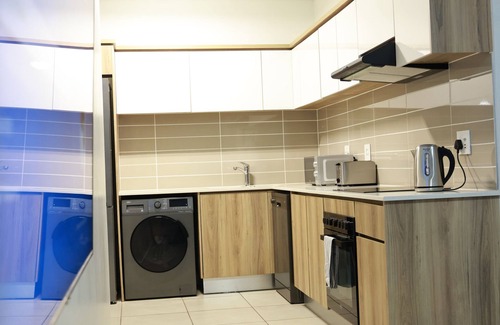 Greater Johannesburg Metropolitan Area Apartment | "Charming Retreat: Cozy Haven