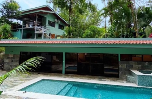 Parrita House | Charming riverfront cabin nestled in the tropical jungle