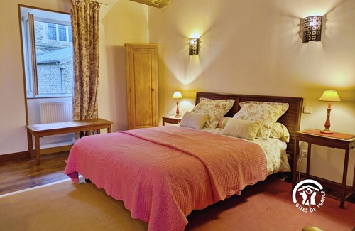 Niort-la-Fontaine Bed & Breakfast | Charming Room in Historic Village House Near Lassay-les-Châteaux