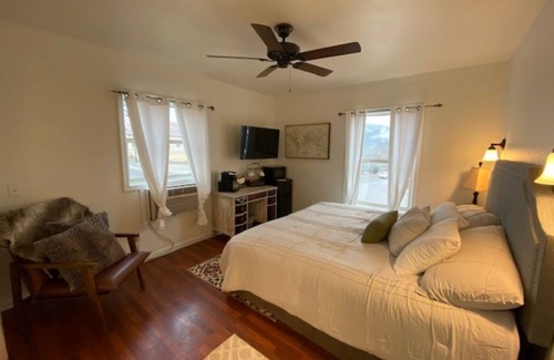 St. Maries Hotel | Charming Room 4 in the St. Maries Inn