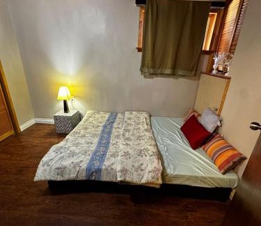 Brampton House | Charming Room In Brampton- 20 mins drive to airport, Plaza, Bus Stop at Walking Distance B4!