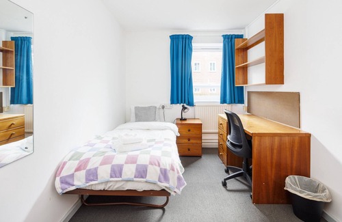 Bramcote Apartment | Charming Room Near Highfields Park