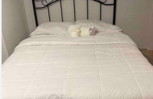 Roselle House | Charming Room near Shopping & Restaurant#8