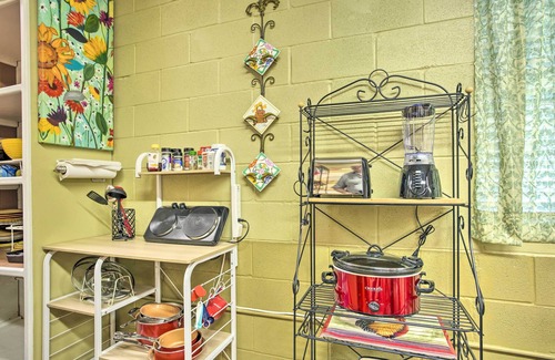 Rowlett Cottage | Charming Rowlett Guest Cottage; Walk Downtown