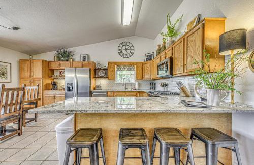 Ruidoso House | Charming Ruidoso House with Deck and Mountain Views!