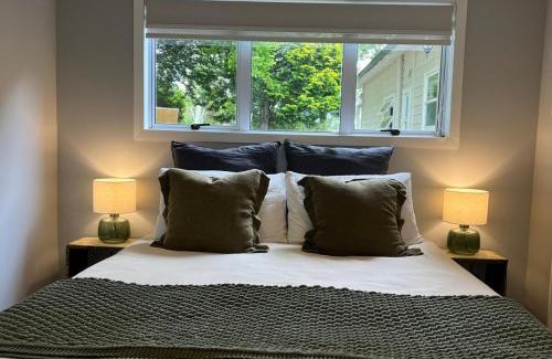 Eureka Apartment | Charming Rural Farm Cottage NOT Two bedrooms