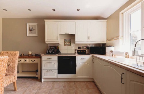 Ashby cum Fenby House | Charming rural one-bedroom barn conversion