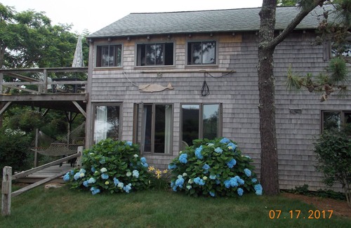 Chilmark Cottage | Charming Rustic Cottage
