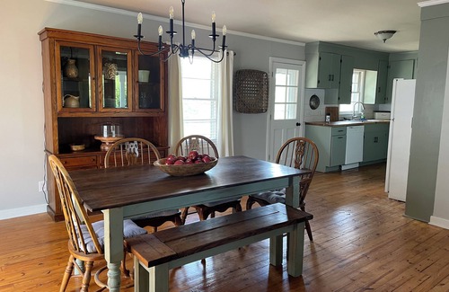 Starkville House | Charming Rustic Farmhouse on 7 acres less than 3 miles from MSU Campus