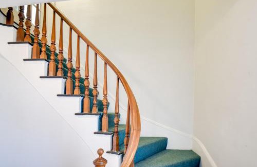 Southern Coast Apartment | Charming Saco Apartment about 4 Mi to the Beach!