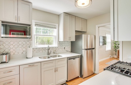 Highland House | Charming Saint Paul Retreat: 7 Mi to Downtown!