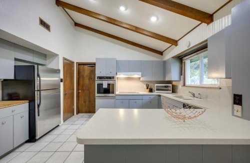 Medical Center District House | Charming San Antonio Abode about 10 Mi to River Walk!