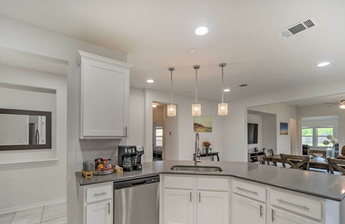 San Marcos House | Charming San Marcos Retreat ~ 6 Mi to TXST!