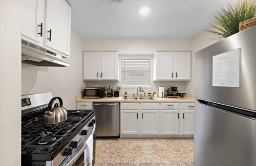 El Lago House | Charming Seabrook Coastal Home | TX Beach Vacation Rental