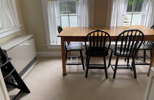 Surry Cottage | Charming seaside cottage with private tennis court