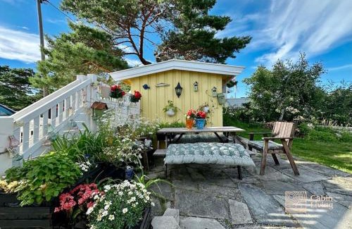 Gressvik House | Charming seaside cottage with jetty near Hankø