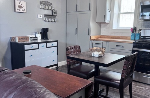 Manville Cottage | Charming single family Cottage w fenced in yard, pet friendly, fenced yard