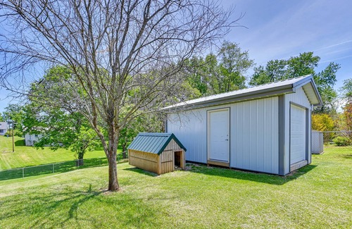 Somerset House | Charming Somerset Vacation Rental w/ Fenced Yard!