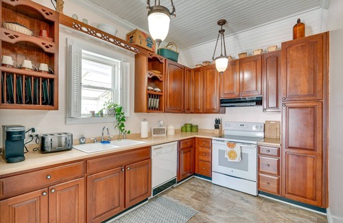 Somerset House | Charming Somerset Vacation Rental w/ Fenced Yard!