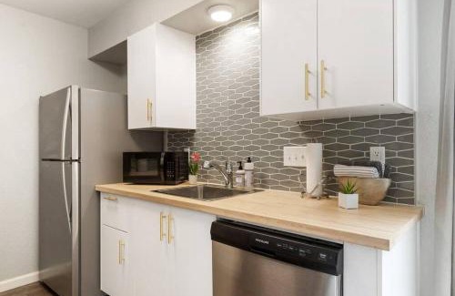 South Manchaca House | Charming South Austin 2 Bedroom Home